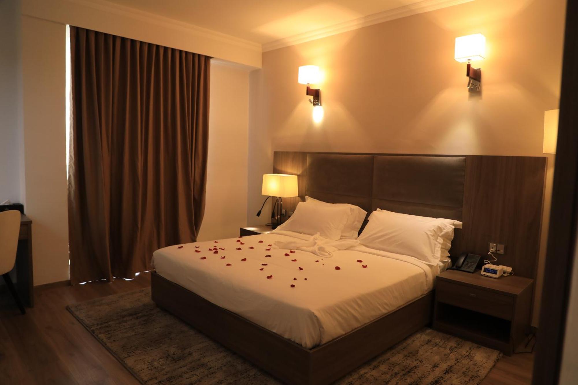 Th Bonroyal Hotel Addis Ababa Exteriör bild